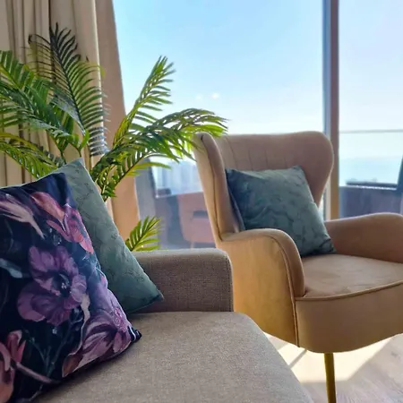 Avril Nest By Lovelystay * Funchal (Madeira)